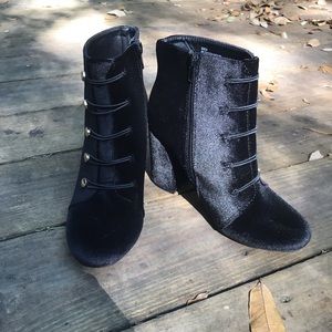 NWT JUSTFAB BLACK VELVET MILITARY STYLE BOOTIE